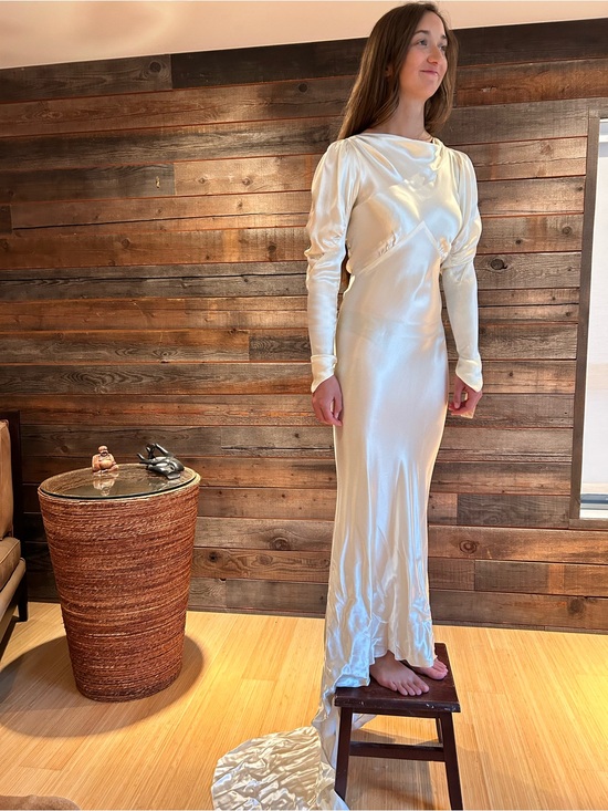 Dresses & Skirts - Elegant Cream Silk Satin Vintage Wedding Dress with Long Sleeves